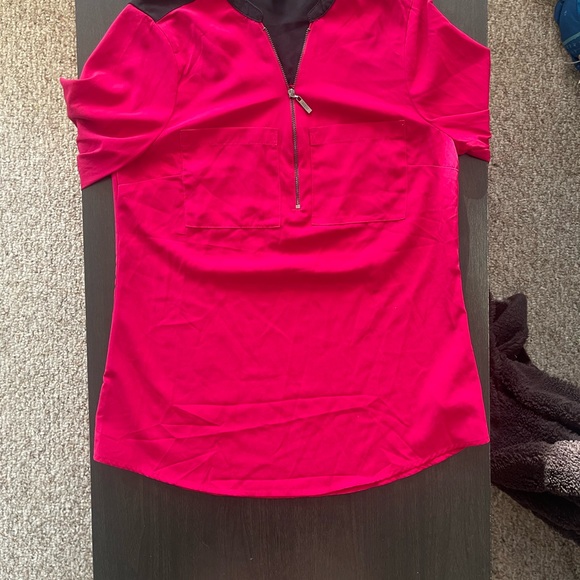 Guess Blouse - Picture 2 of 2